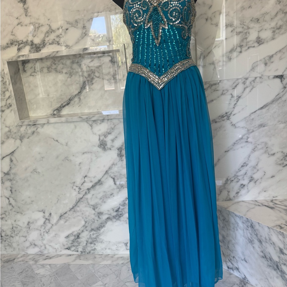Elegant Blue Evening Gown